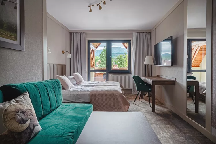 Komfotowe pokoje hotelowe typu PREMIUM w Zakopanem, Elegancki pokój z widokiem na góry w Tatra Hotel Zakopane